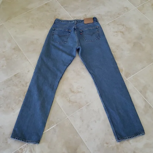 ❤ VINTAGE | 90s Levi's 501 Button Fly Jeans Medium Wash - Picture 11 of 12